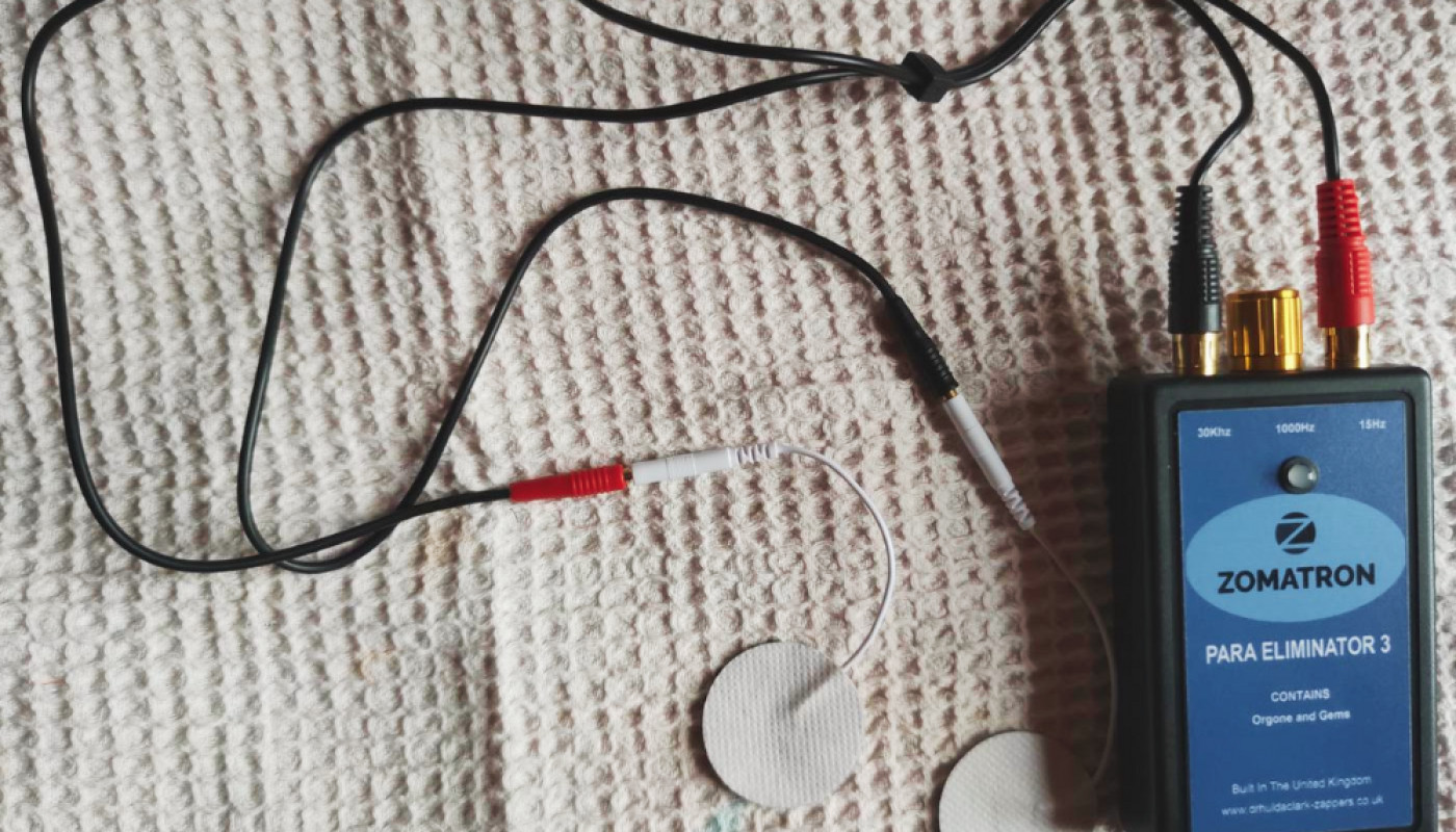 Le zapper du Dr. Hulda Clark, un appareil fabriqué selon les principes de la thérapie basse fréquence